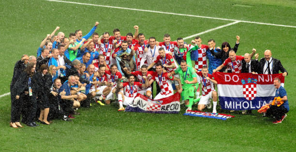 政治之间的 政治之间的