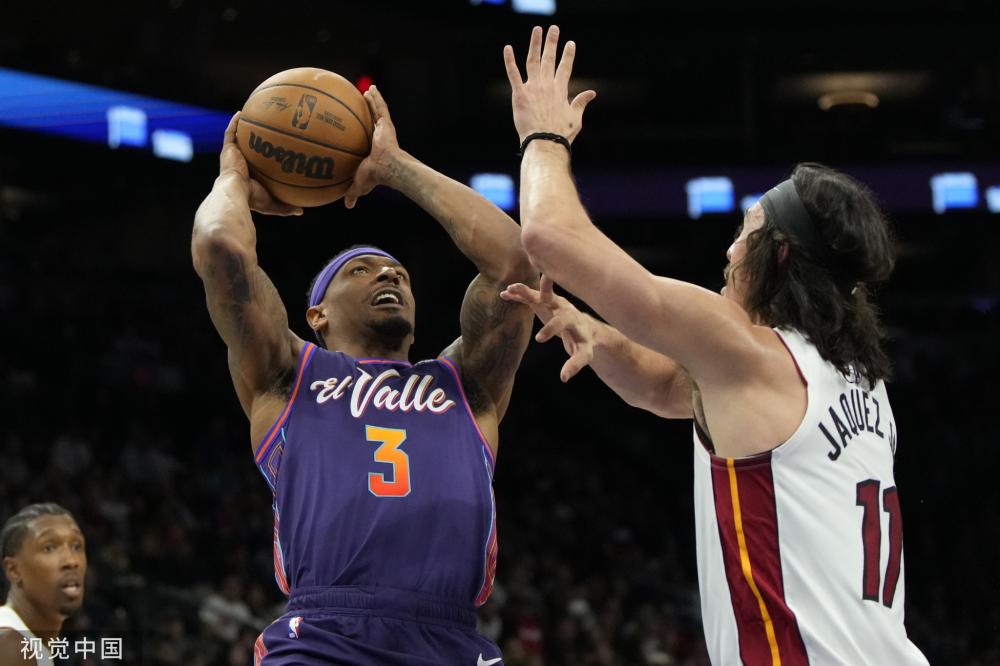 他在场上的 他在场上的