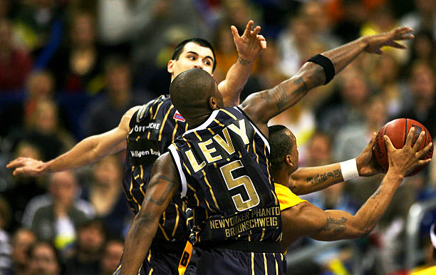 勇士轻取灰 勇士轻取灰