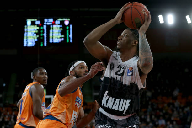 护框防守 护框防守